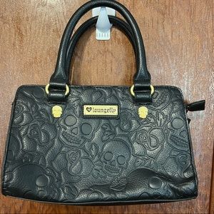 Black skull loungefly bag